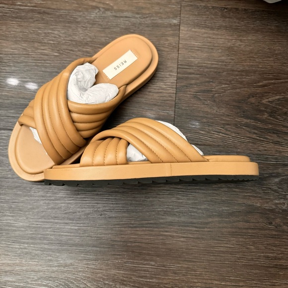 Reiss Blair Leather Slide Sandal - Picture 8 of 8